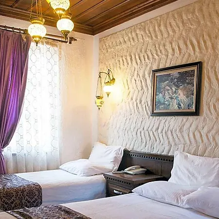 Cicerone Hotel *